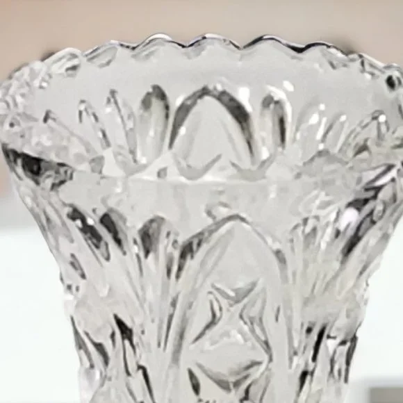 Heirloom 24% Lead Crystal Toothpick Holder / Mini Bud Vase by Princess House - Picture 6 of 6